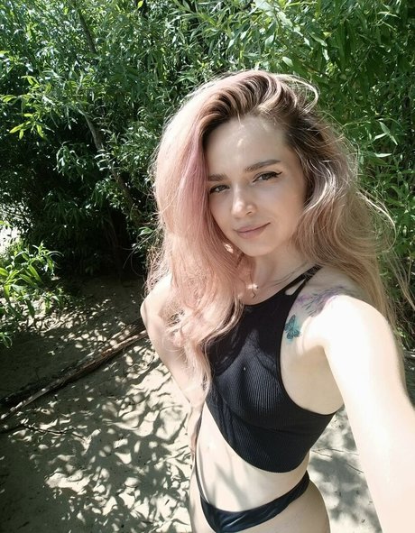 AlinaNaMeli leaked onlyfans pics