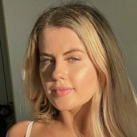 Molly Doherty onlyfans creator