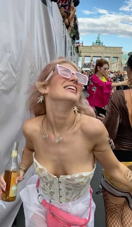 pinkarosalina onlyfans nude photos