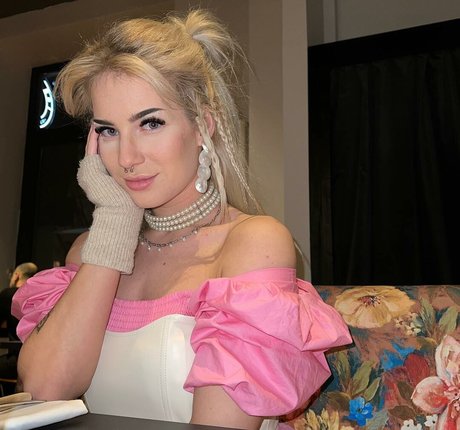 pinkarosalina onlyfans nude content