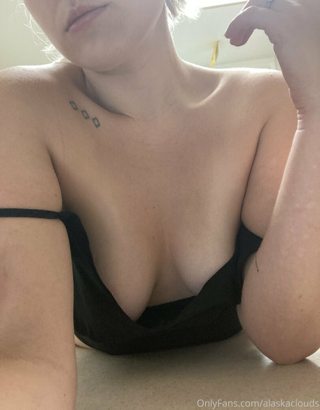 alaskaclouds onlyfans xxx