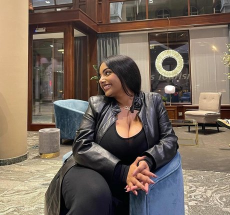 Zina Hadid leak onlyfans