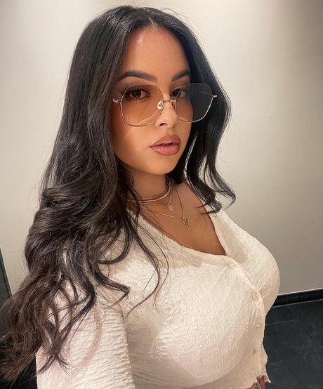 Zina Hadid porn onlyfans