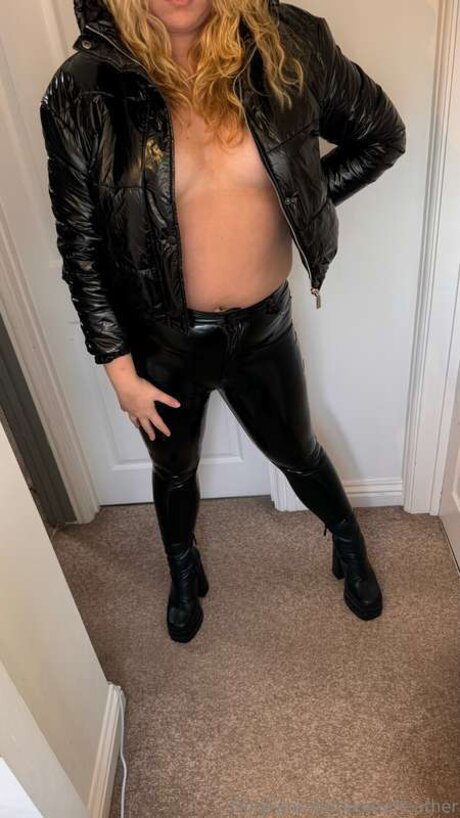 Katietleather pics onlyfans
