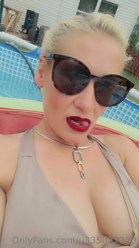 Marilynox23 onlyfans model photo