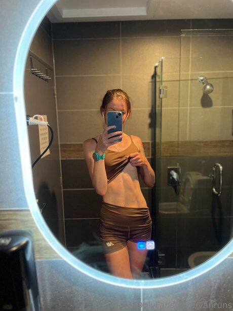 Vanruns desnuda onlyfans