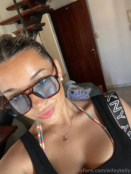 Owowifeyaria onlyfans leaks.