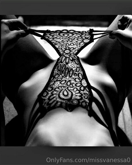 Missvanessa0 naked only fans