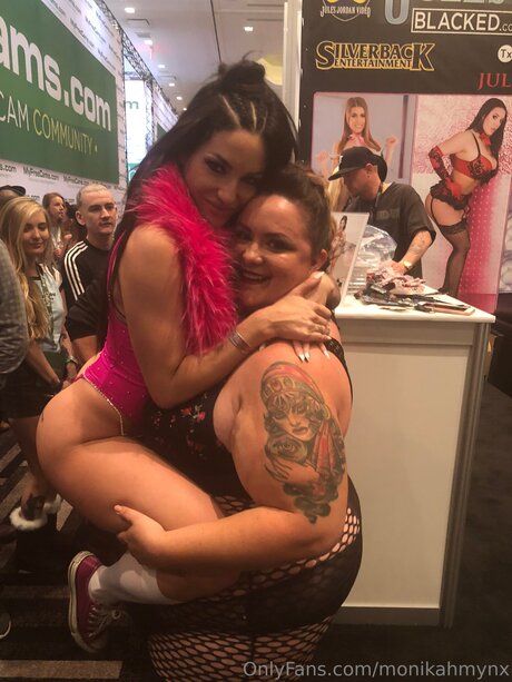 Monikamynx69 only fans pictures