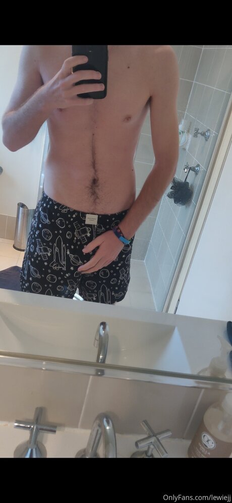 athletic onlyfans sexy naked scan