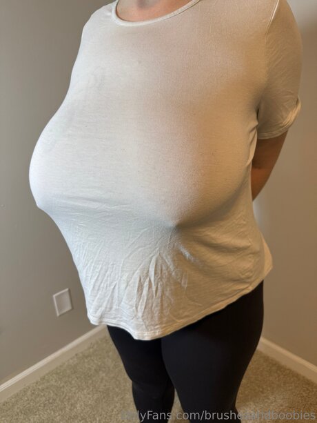 Brushesandboobies naked onlyfans