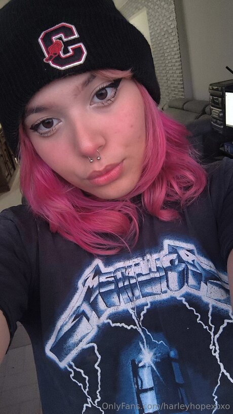 Harleyhopexoxo onlyfans boobs