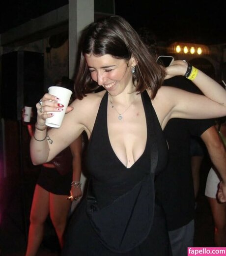 MiaNoble1 only fans pics