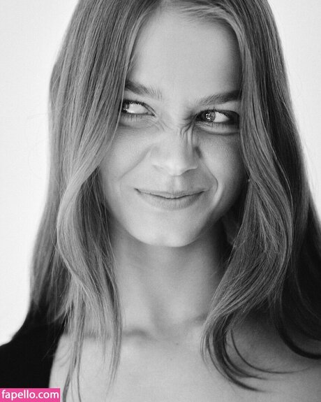 Chloe Campbell naked only fans