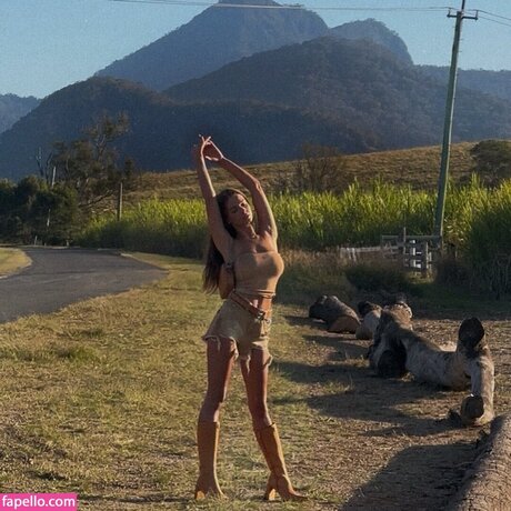 Chloe Campbell onlyfans nude leak