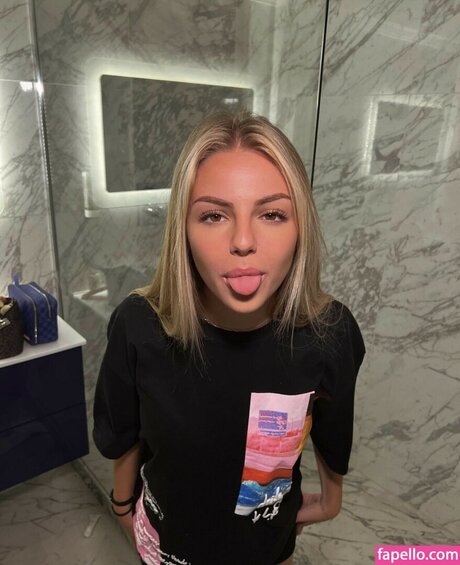 Julia Haller ass onlyfans