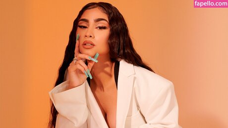 Paloma Mami onlyfans model