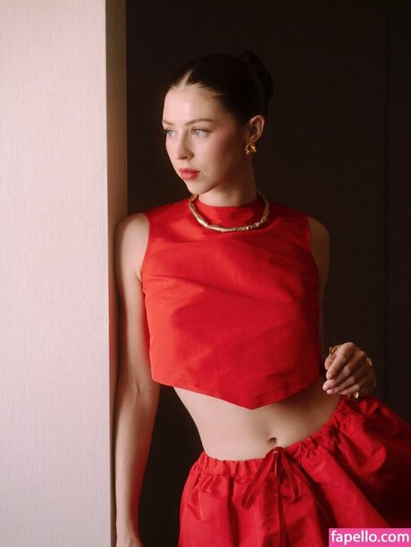 Hermione Corfield onlyfans nude leaks