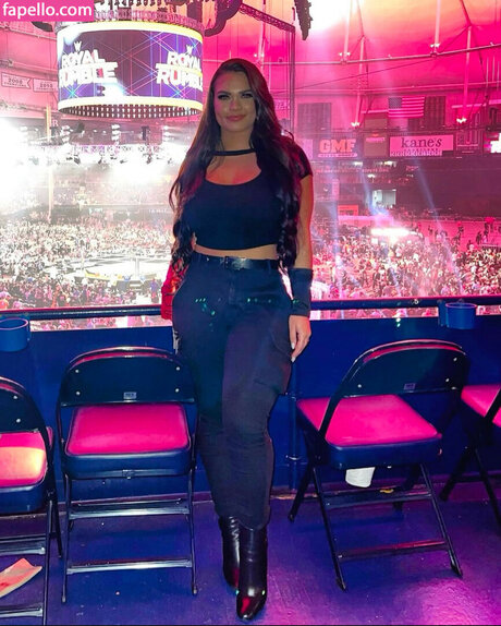 Nikki Blackheart onlyfans lean