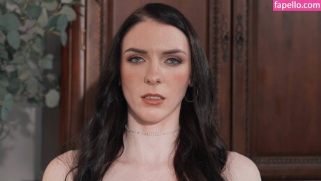 Christie Stevens onlyfans strip tease