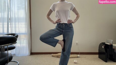 zoeplzshutup onlyfans.