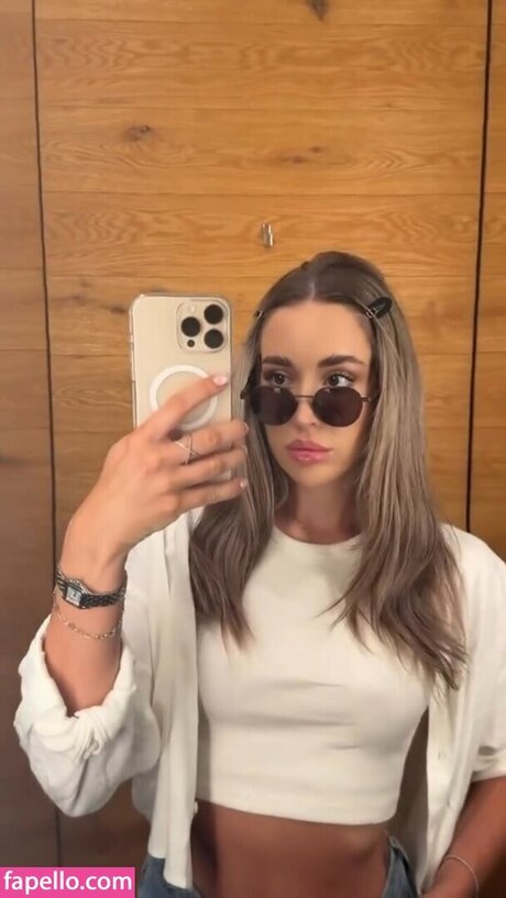 Noemi Demeter onlyfans porno