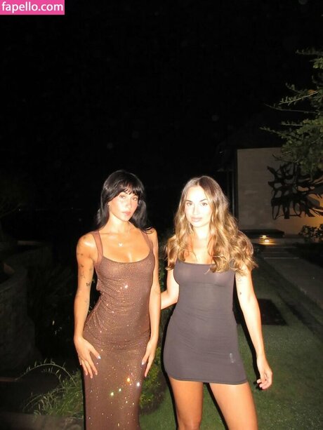 frida reed onlyfans strip tease