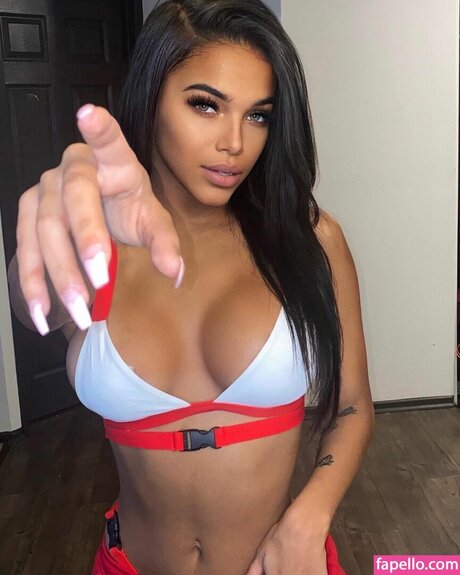 Sydney Thompson porn only fans