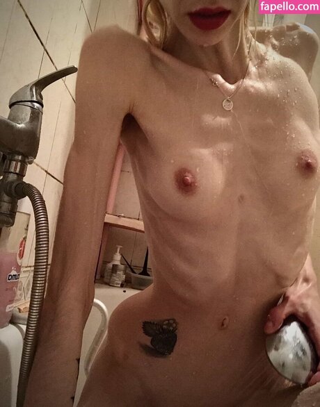 La Strawberry nude onlyfans leaked