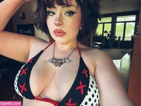 dollsdamaged onlyfans picture