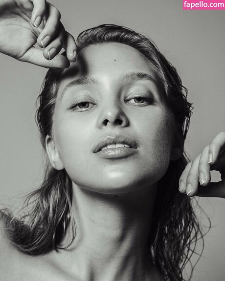 Laura Oganessian onlyfans porn leaked