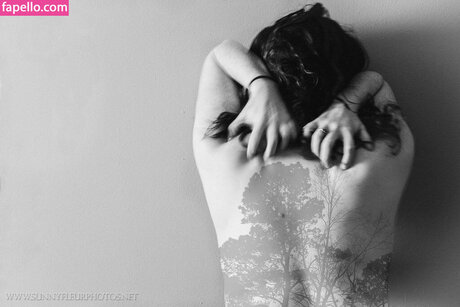 Emily Taylo ass onlyfans