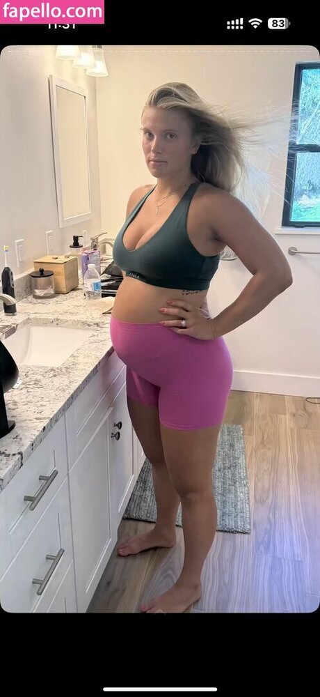 Cayla Vanderbaan onlyfans lean