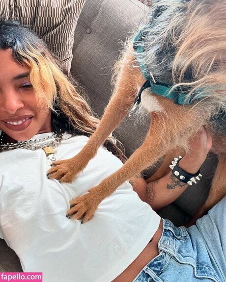 Spellling onlyfans star