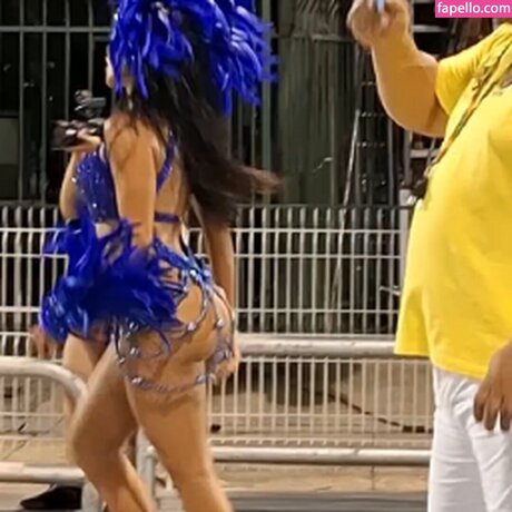 Carla Prata onlyfans leak ass