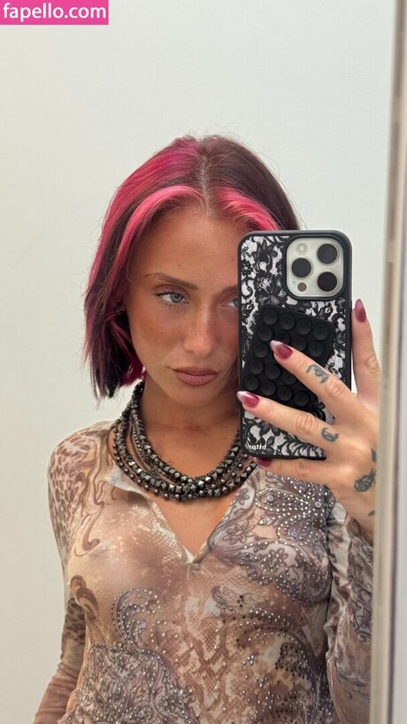 Tuli Acosta onlyfans leak