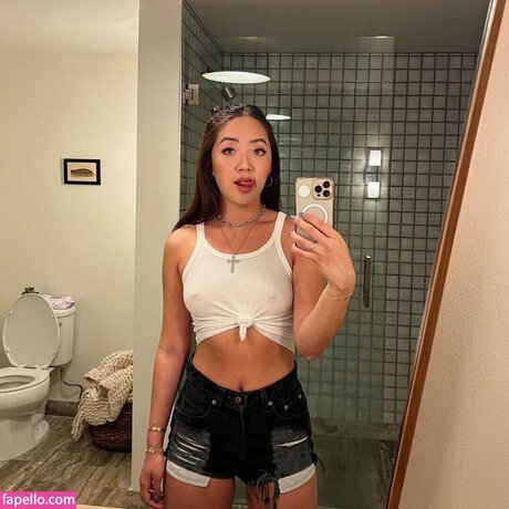 Simona Shao onlyfans creator