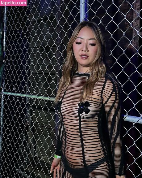 Simona Shao onlyfans post