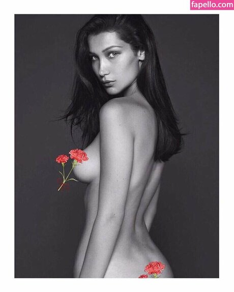 bellahadid is on onlyfans