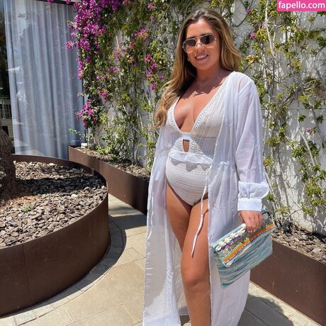 Sophie Williams naked onlyfans pics