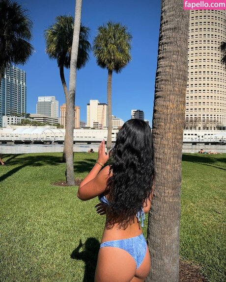 Gianna Bonacorso onlyfans leak ass