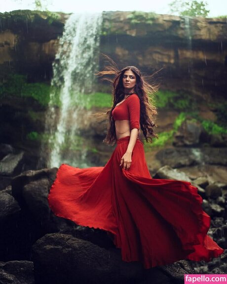 Malavika Mohanan naked onlyfans leaks