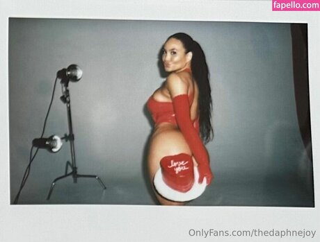 DaphneJoy topless onlyfans