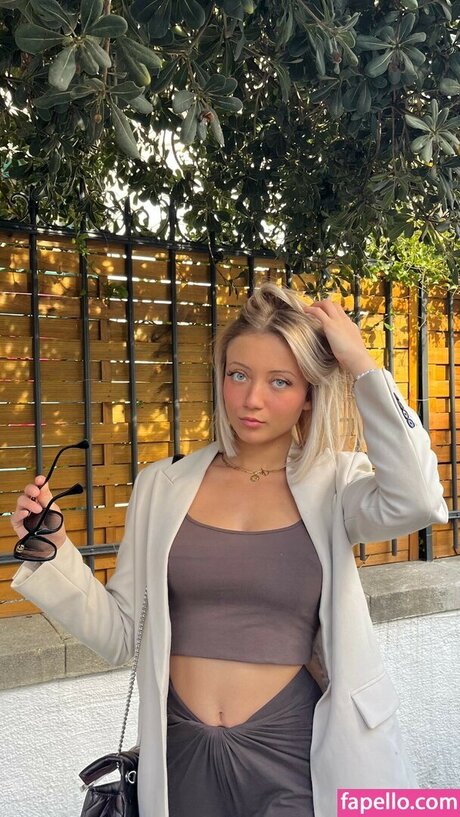 Hello__iris onlyfans