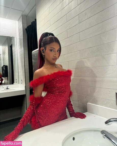 Lara Raj only fans nude