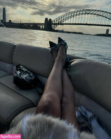 Lara Raj onlyfans leak