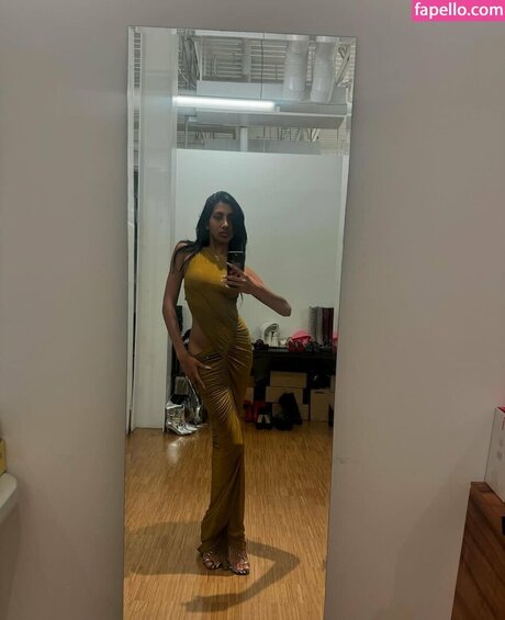 Lara Raj onlyfans content