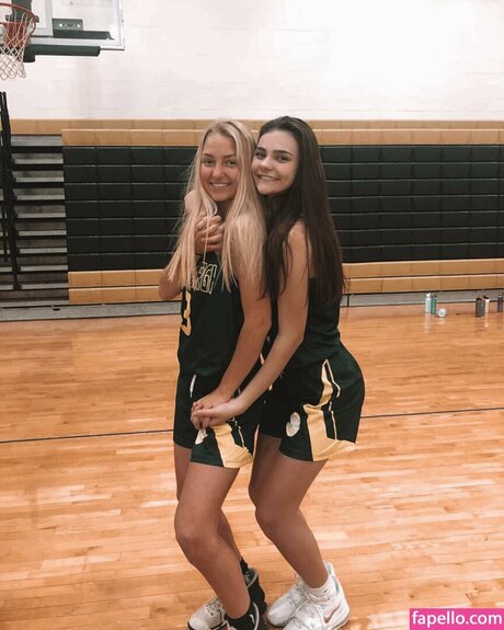 Sydney Thomas leaked onlyfans nude