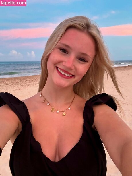 Mads Thompson Maddiiedee Profile pic