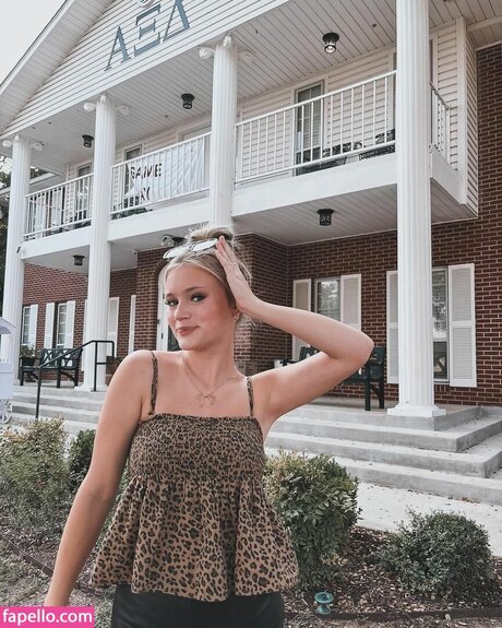 Mads Thompson Maddiiedee nude onlyfans pics